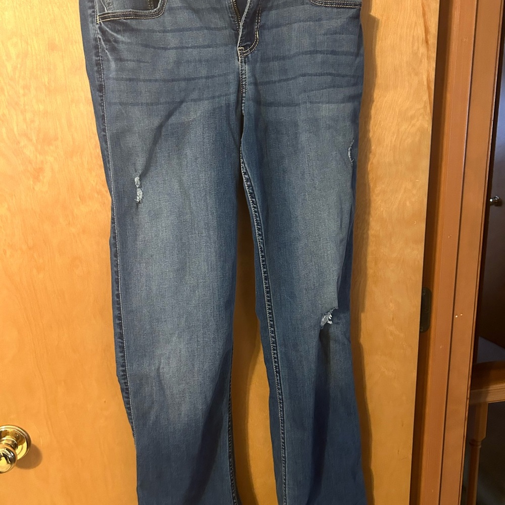 Hollister Low-Rise Boot Cut Jeans 9R